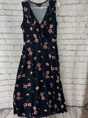 Fortune + Ivy Floral Midi Dress V-Neck with Ruffle Detail Size Medium